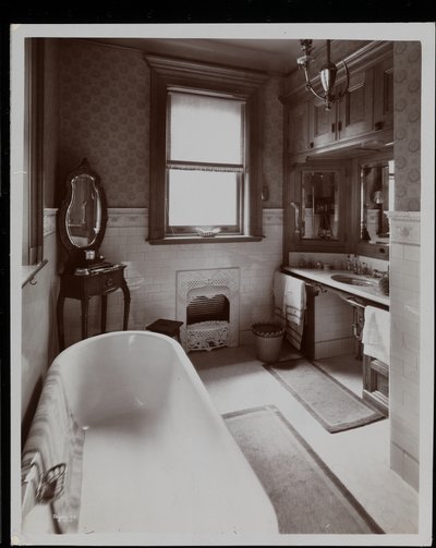 Ein Badezimmer der Edward Brandeis Residenz in der 16 West 88th Street, New York, 1902 von Byron Company